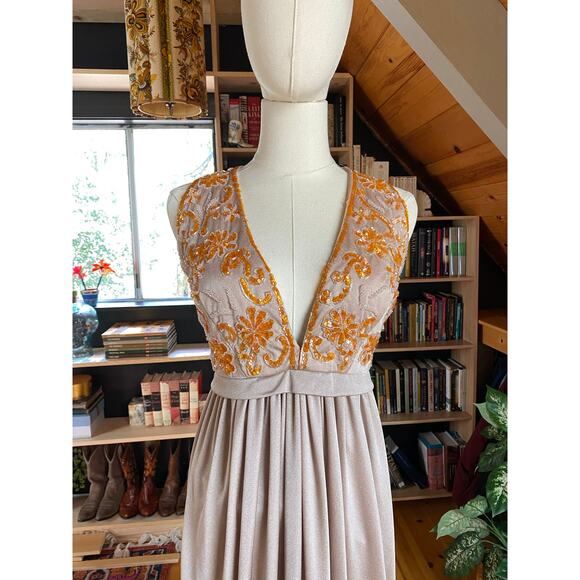 Vintage Gown - Picture 7 of 9